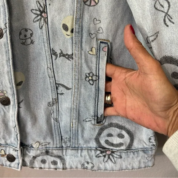 RB1 Wild fable distress denim graffiti jacket size small - Picture 3 of 10